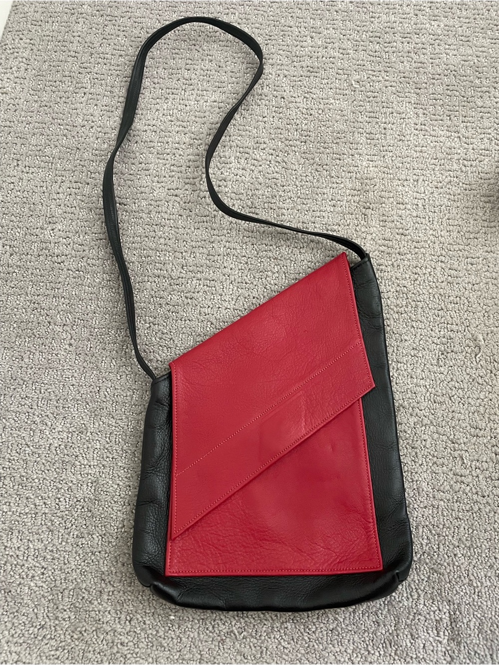 Super cute Vintage genuine leather handbag!